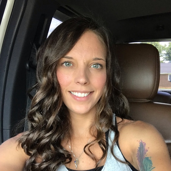 Meet your Posher, Sheena - Picture 1 of 1